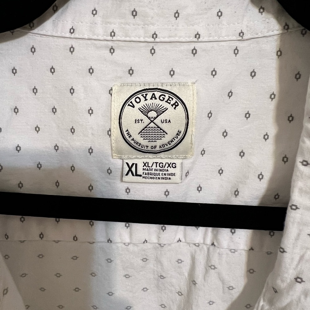 VOYAGER White Gray Button Short Sleeve pocket Shirt Geometric Stretch Men’s XL - Picture 3 of 8